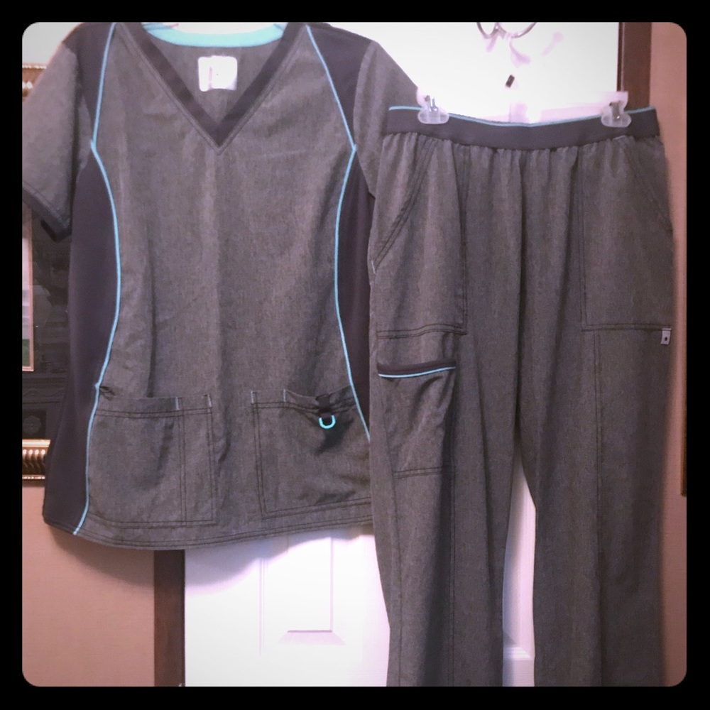Women’s Nursing Uniform size L